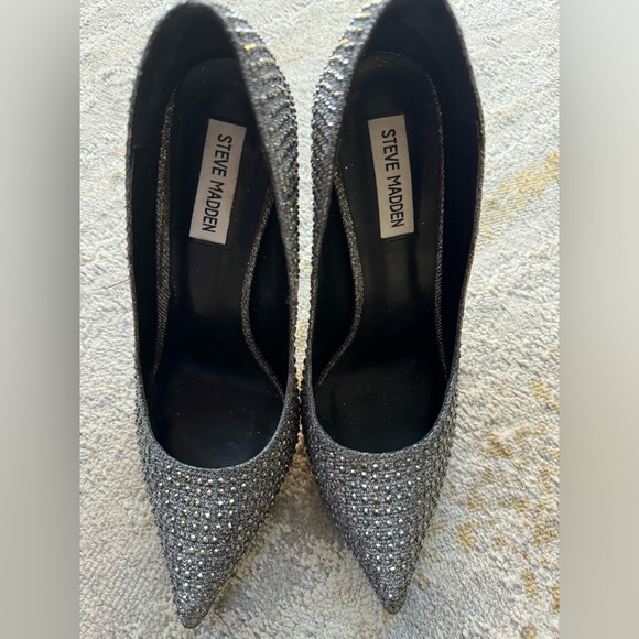 Steve Madden Daisie- R Rhinestone close toed heels! - Picture 3 of 8